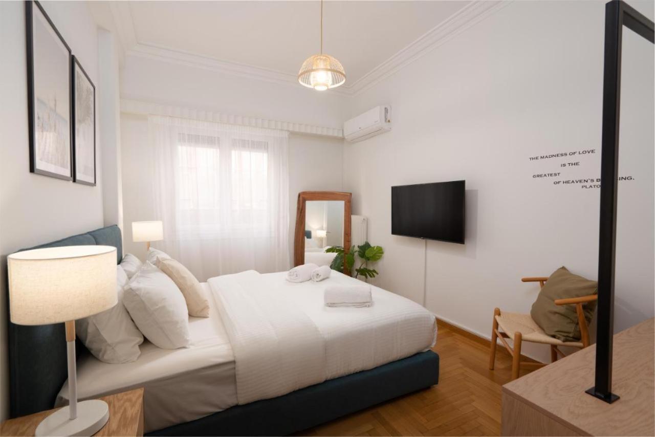 Vibrant Urban Getaway: Charming 2-Bedroom Near Bars, Parks, And Metro 雅典 外观 照片